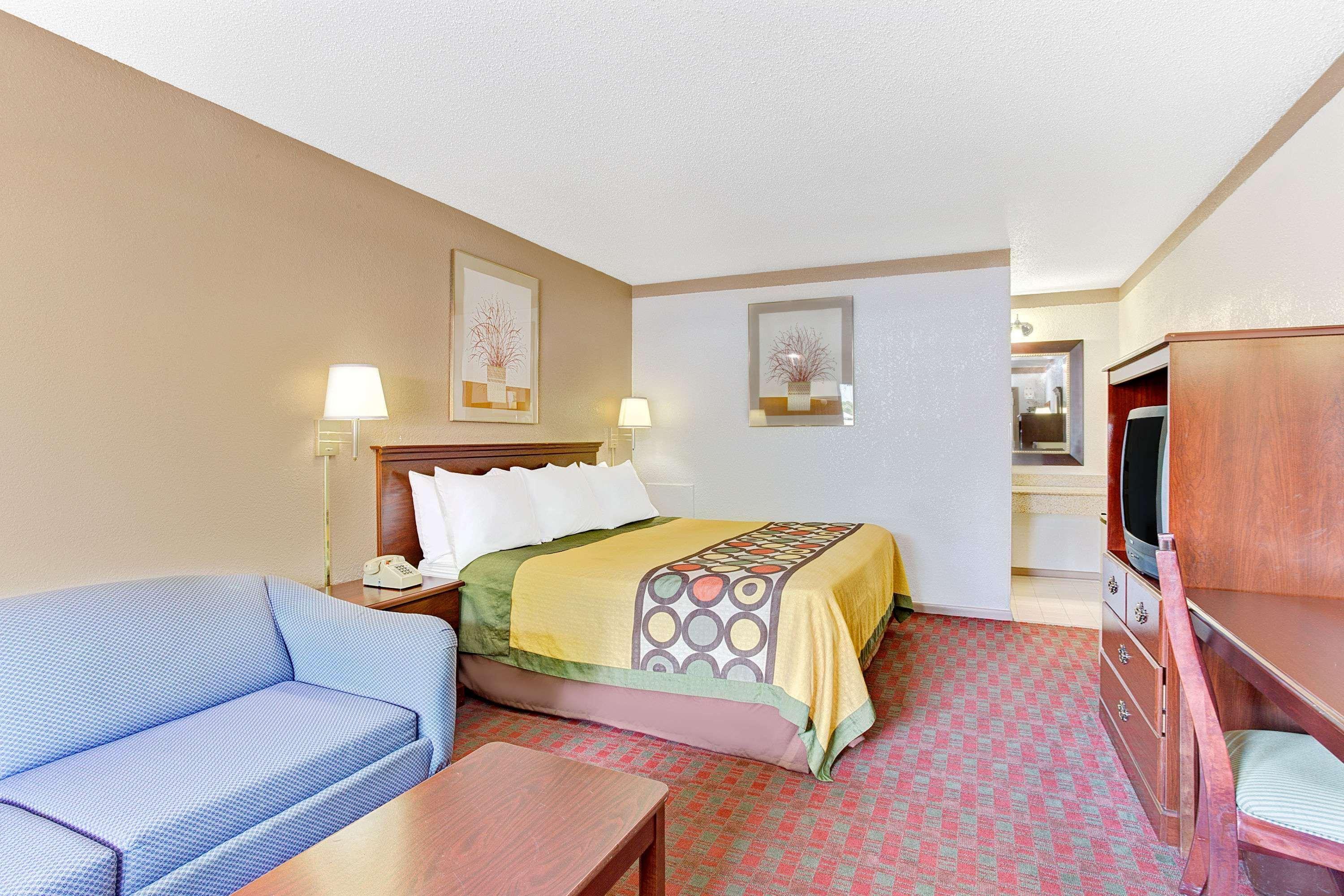 Super 8 By Wyndham Williamsburg/Historic Area Hotel Eksteriør billede